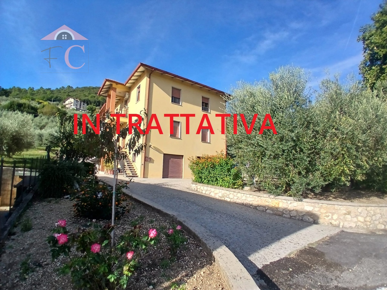 CIGLIANO:Appartamento con garage e terreno