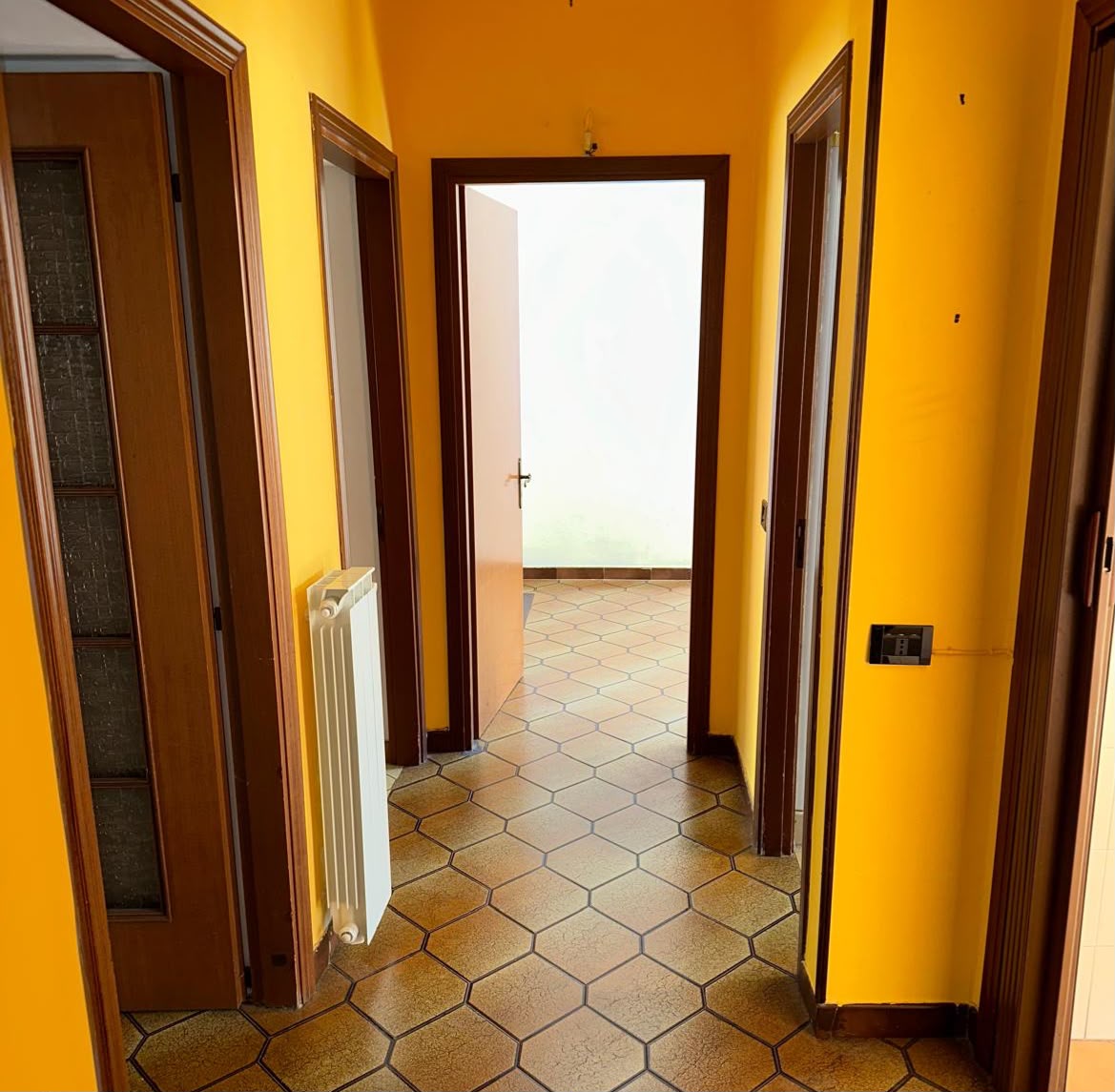 NARNI:Piano rialzato con cantina