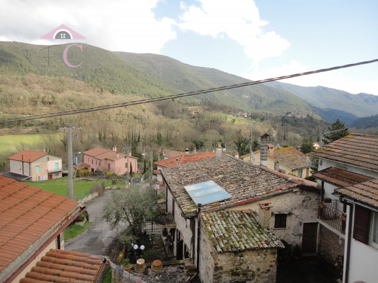 Terni: Semi Indipendente con terreno