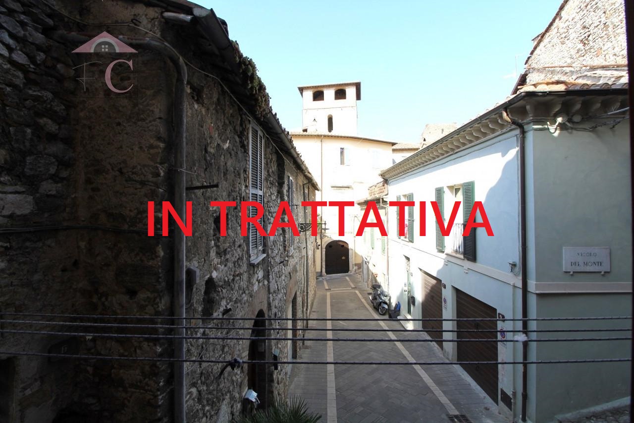 Narni centro storico: A 50 mt da Piazza Garibaldi appartamento affittato