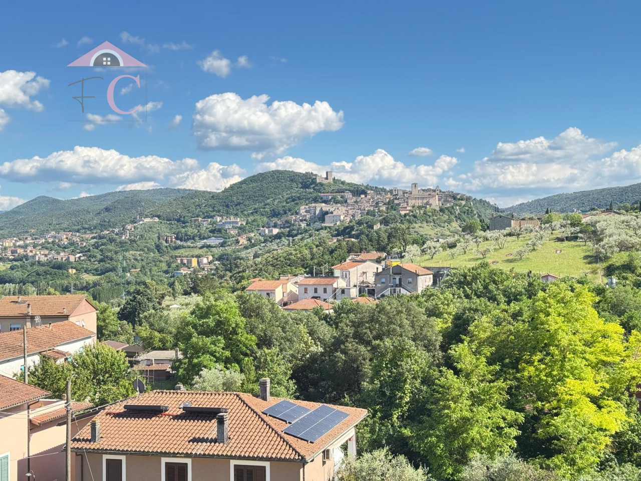 Narni: Appartamento con terrazzi e posti auto